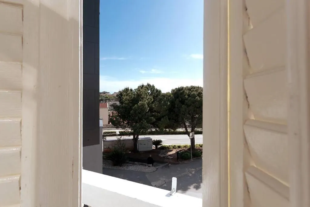 Central Pula - Charming Historic Gem - Modern Comforts Apartment