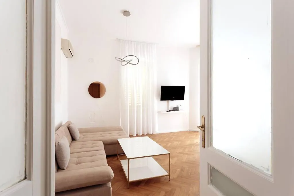 Central Pula - Charming Historic Gem - Modern Comforts Apartment