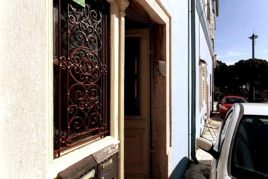 Central Pula - Charming Historic Gem - Modern Comforts Apartment