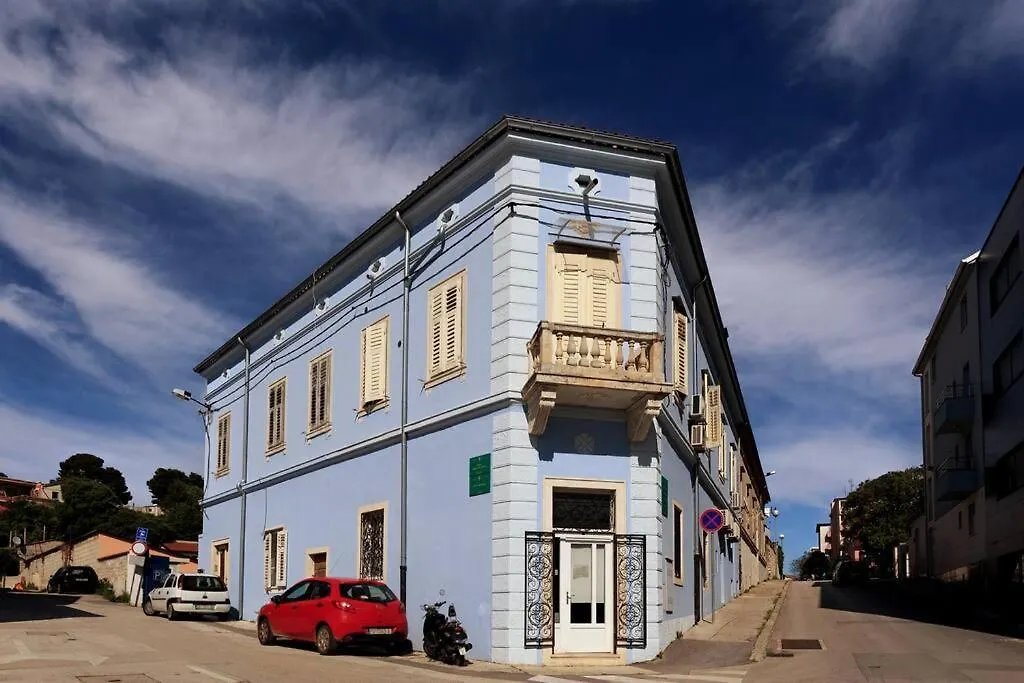Central Pula - Charming Historic Gem - Modern Comforts Apartment